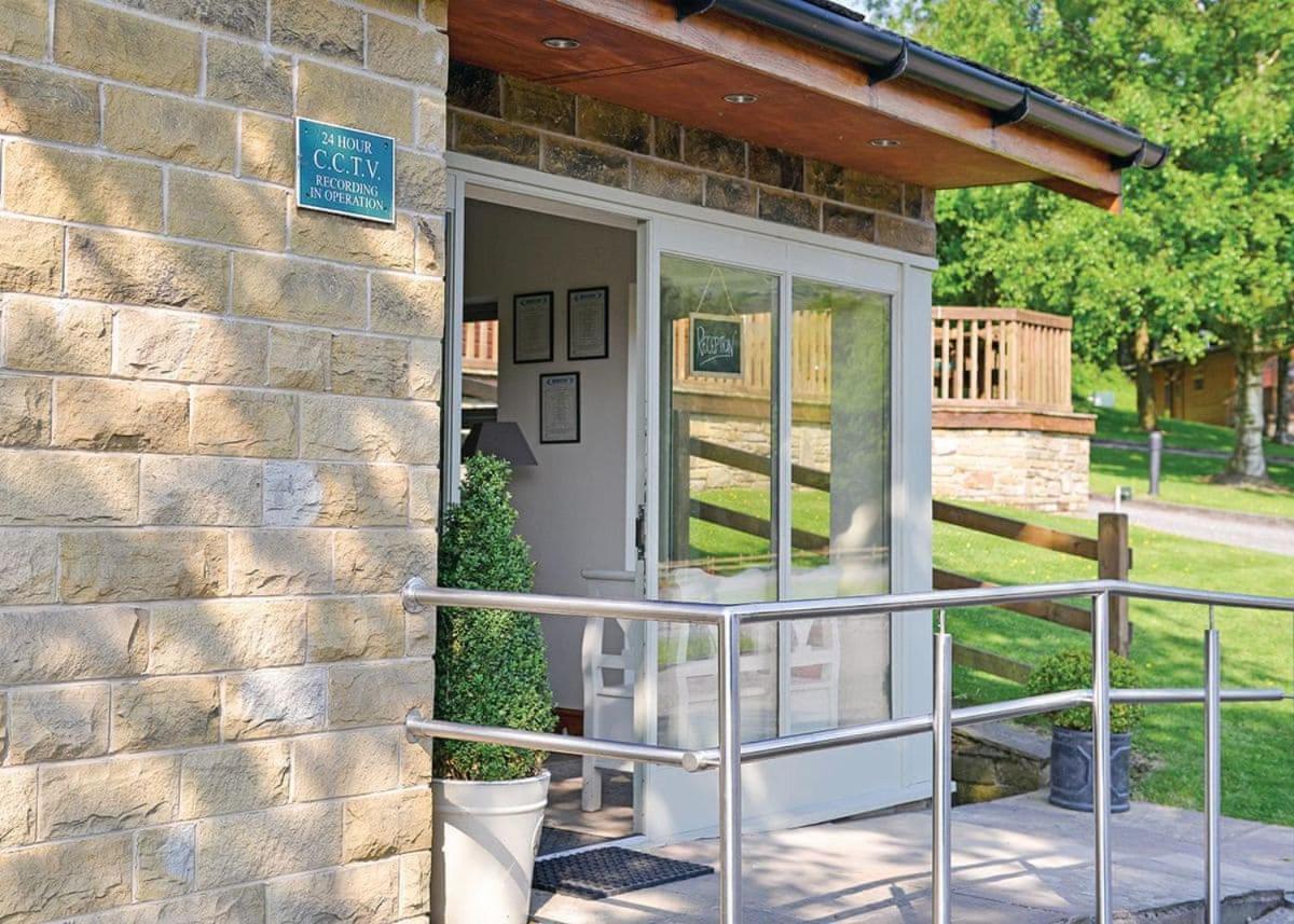 Charlesworth Lodges กลอสซ็อป ภายนอก รูปภาพ